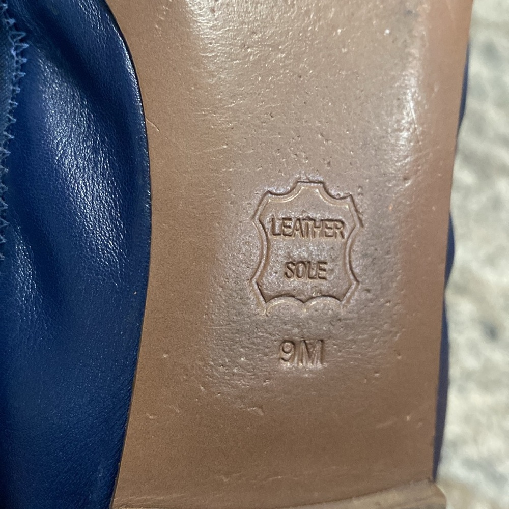 Tory Burch Deep Blue Flats with Gold Accent sz 9 great condition - Picture 9 of 11
